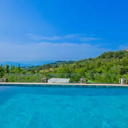 Villa Pegasusstonehouse