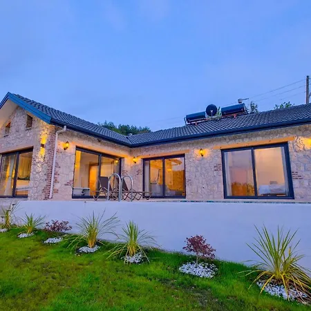 Pegasusstonehouse Villa *